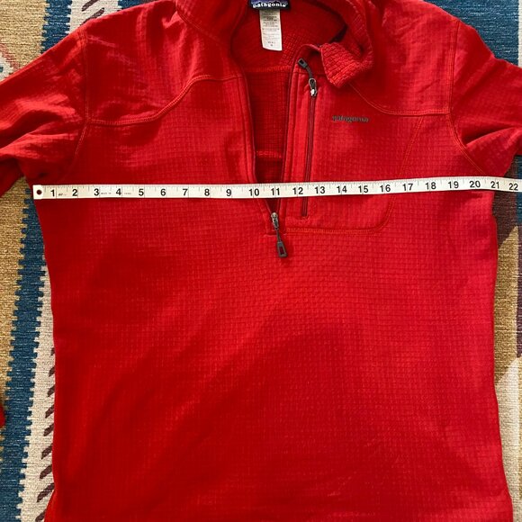 Men's R1 Patagonia Pullover, 1/2 Zip - Picture 4 of 5